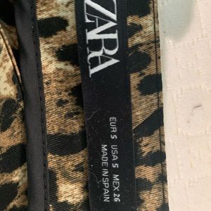 Beautiful skirt. Silky and straight fit.